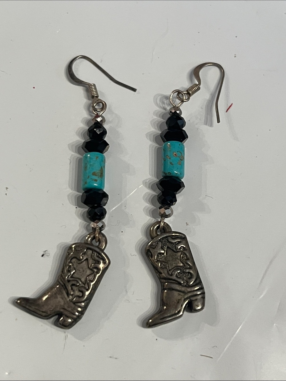 WESTERN COWBOY BOOT SILVERTONE DANGLE EARRING